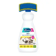 Detergent Cu Perie Impotriva Petelor Si Mirosurilor De Animale Dr. Beckmann 650 Ml